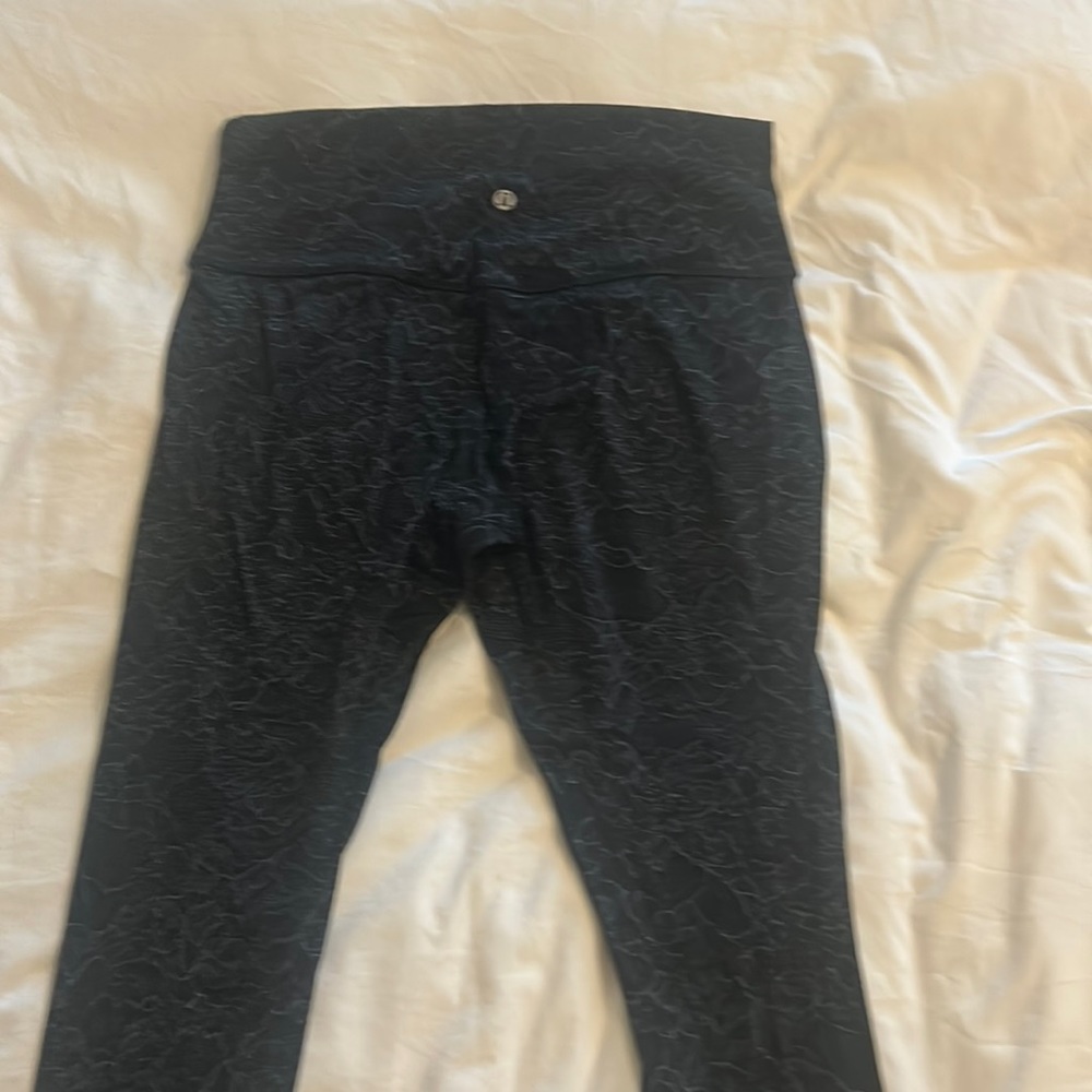 Lululemon snakeskin print pants